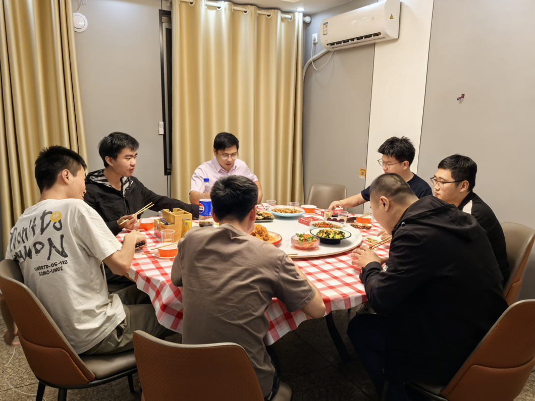 工作之余話家常，團隊凝聚添動力